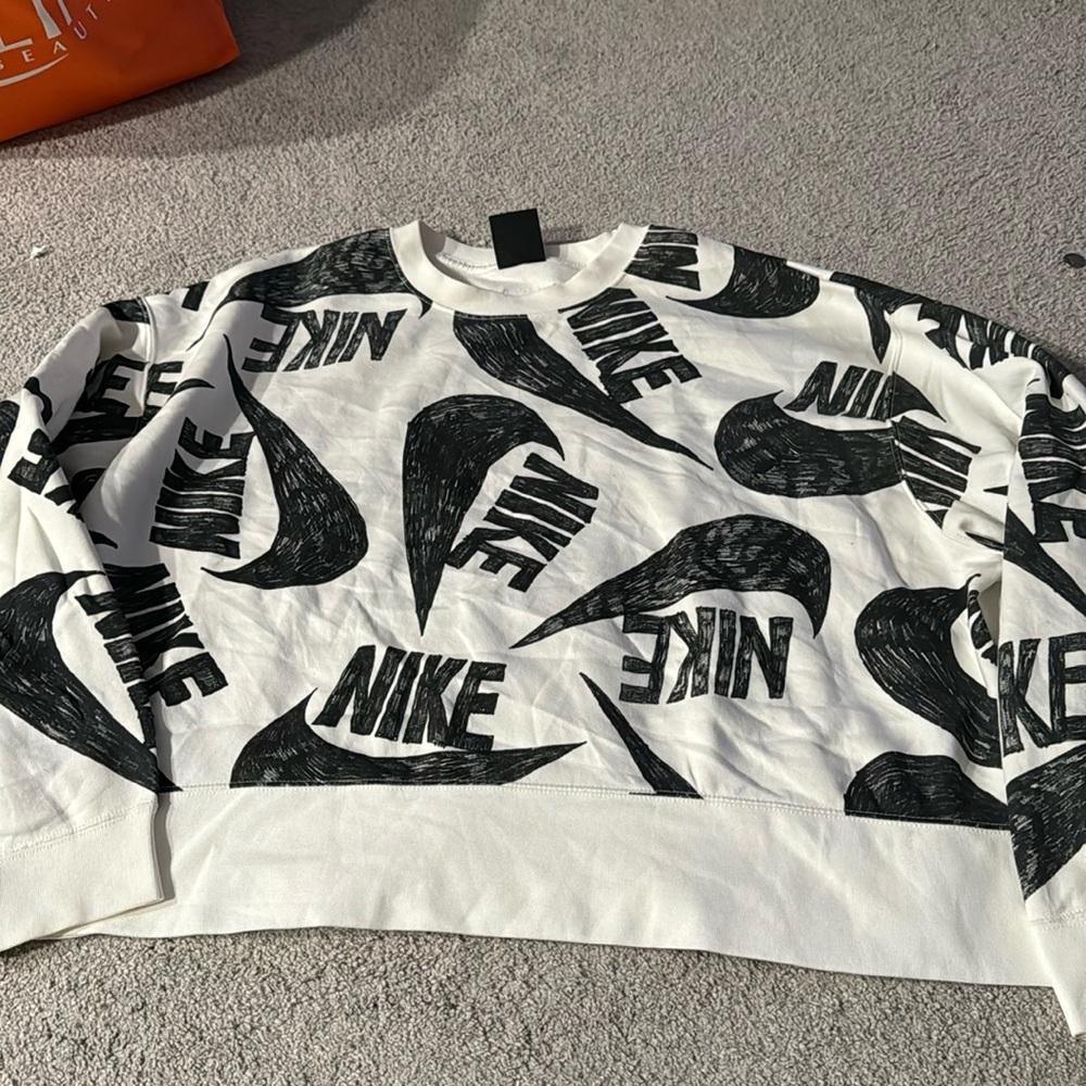 Oversize cropped plus size Nike sweatshirt